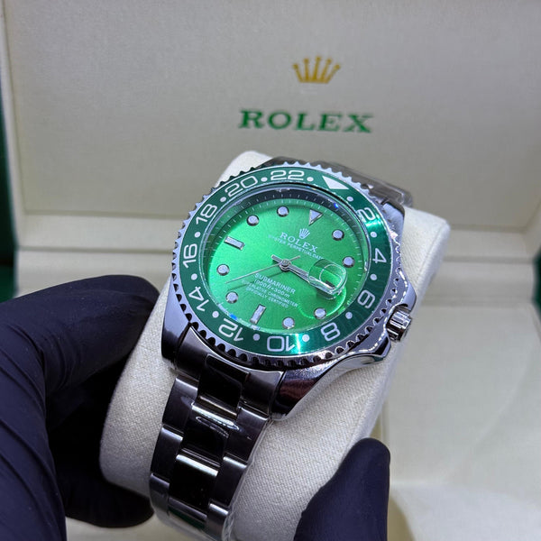 Rolex Submariner green rotating dial  l
